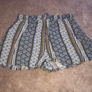Women’s loose shorts